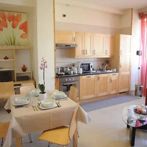 https://lux-appartamenti.it-romehotels.com